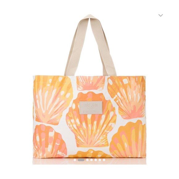 ALOHA Collection Handbags - NWT Aloha Collection Sunrise Shells Holo Holo Reversable Splash-Proof Open Tote